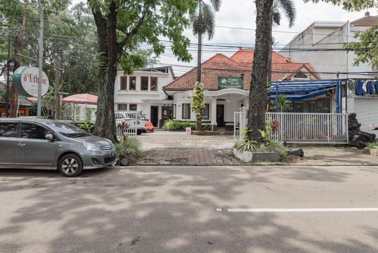 Hotel O Bandung Near Stadion Siliwangi Formerly The Ethnic Hotel Bandung Exterior photo