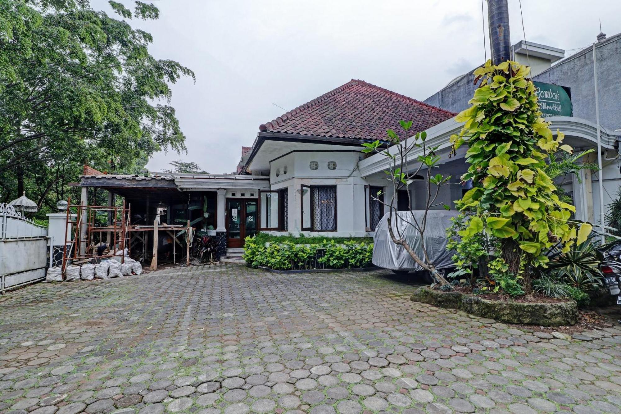 Hotel O Bandung Near Stadion Siliwangi Formerly The Ethnic Hotel Bandung Exterior photo